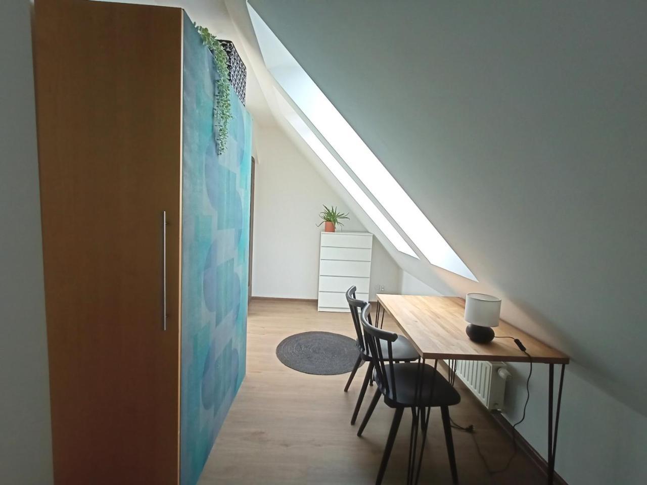 Lemuria Pokoje Hostel Chojnowska A เลกนิตซา ภายนอก รูปภาพ