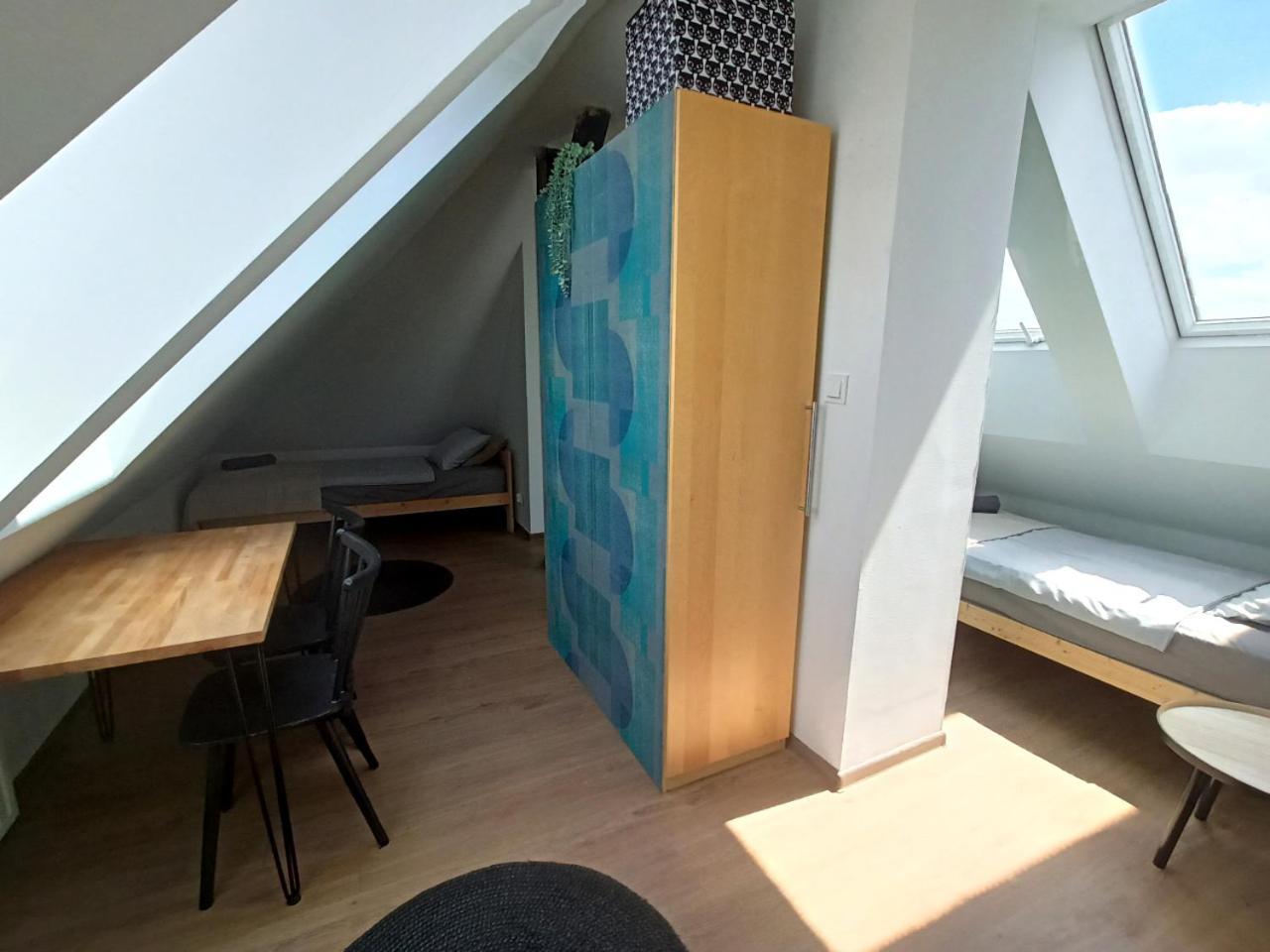 Lemuria Pokoje Hostel Chojnowska A เลกนิตซา ภายนอก รูปภาพ